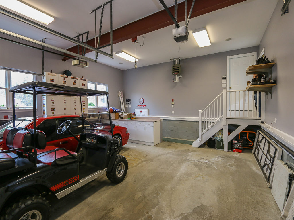 600 sq ft garage